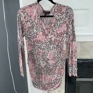 Dana Buchman size XL women’s pink leopard print long sleeve shirt soft stretchy‎